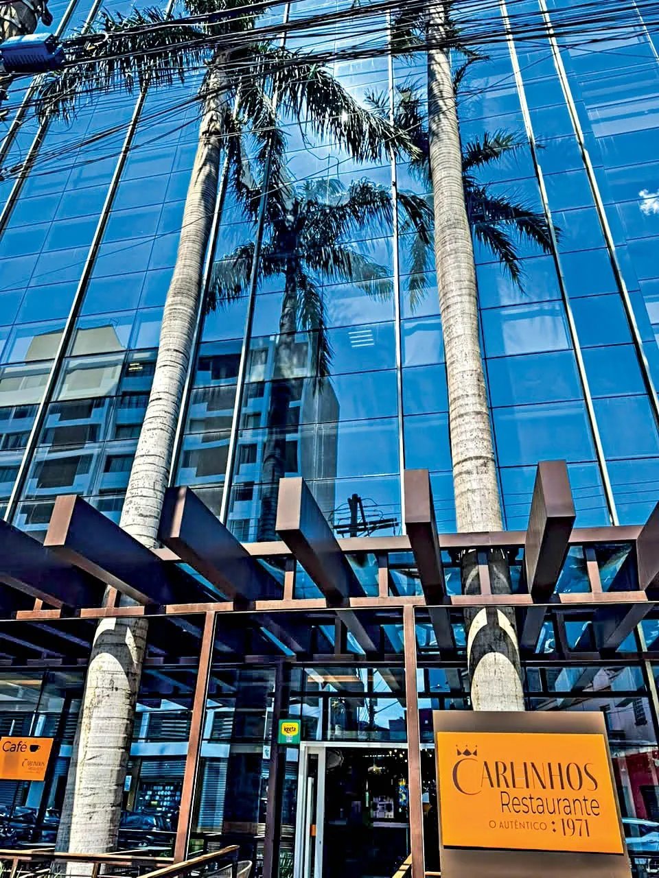 Restaurante armênio Carlinhos, há 55 anos na região do Brás, deixa o Mega Polo e reabre no Edifício Paramax, na Rua Paraíba