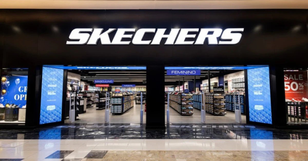 Fachada da loja outlet da Skechers no Shopping Aricanduva, em São Paulo