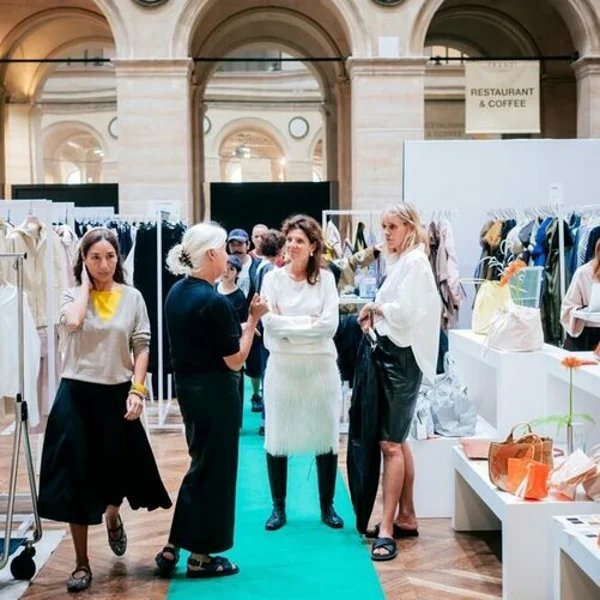 Marcas brasileiras fecham US$ 620 mil em negócios na Tranoï, feira de moda de Paris, com apoio do Texbrasil